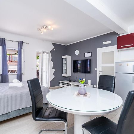 Feather Studio Apartment - Free Private Parking - Self Check-In Dubrovnik Buitenkant foto
